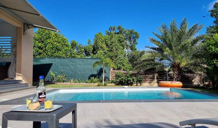 Villa à louer avec piscine en Guadeloupe