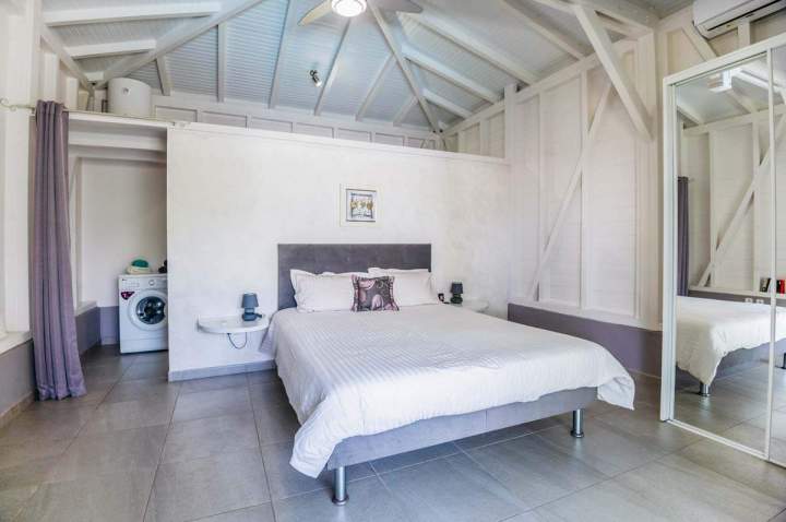 Chambre privée dans villa à louer en Guadeloupe